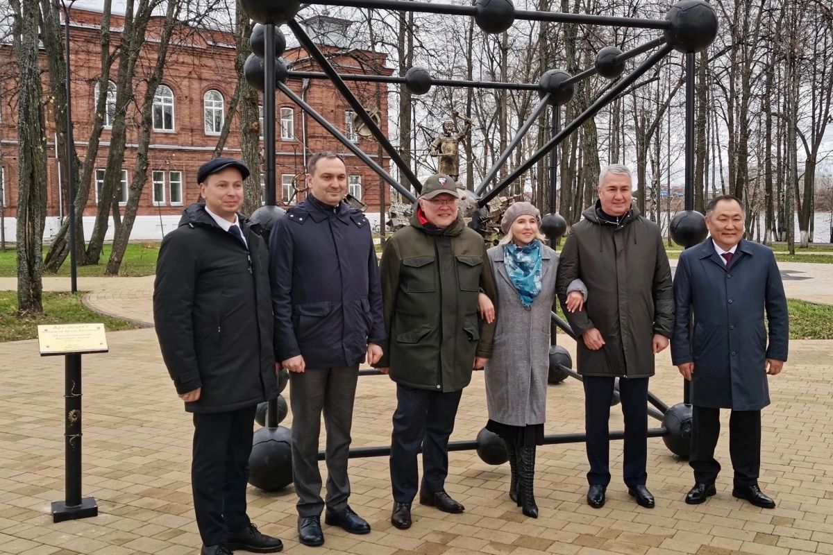 Белая Холуница принимала высоких гостей | 23.10.2023 | Киров - БезФормата