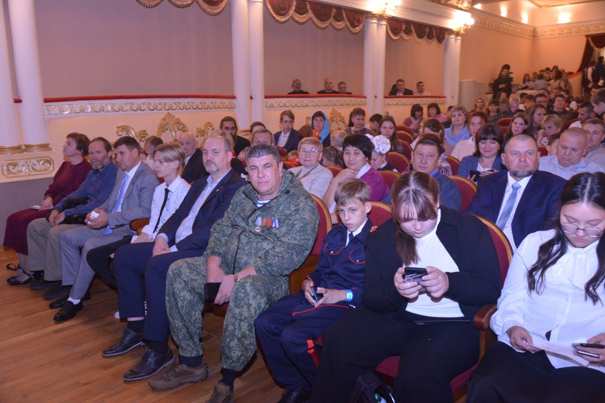 Знак общественного признания «Во славу отцовства» получили 25 лучших пап Самарской области