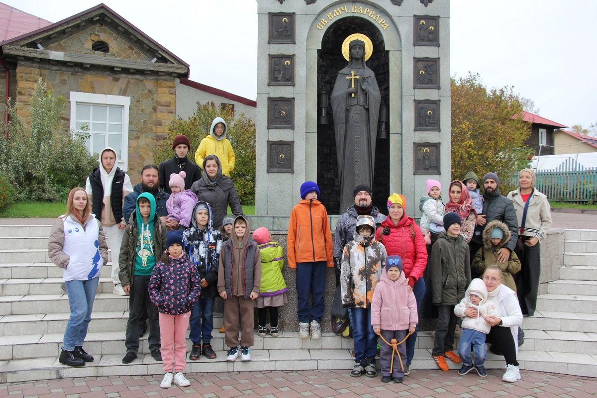 Единороссы организовали экскурсию для многодетных семей в музей-заповедник