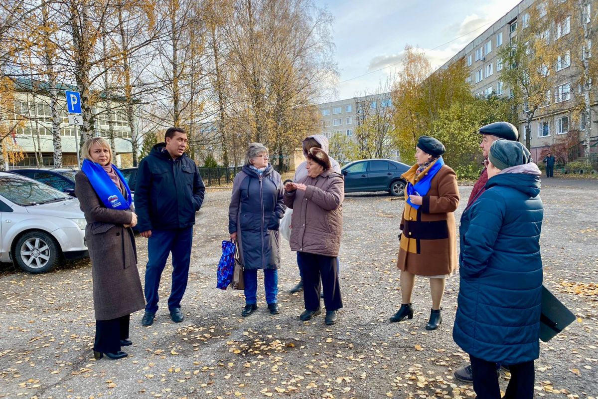 В поселке Торбеево партийцы проконтролировали своевременность подачи тепла в многоквартирные дома