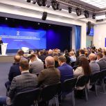 Дмитрий Медведев ответил на вопросы руководителей региональных исполкомов «Единой России» со всей страны