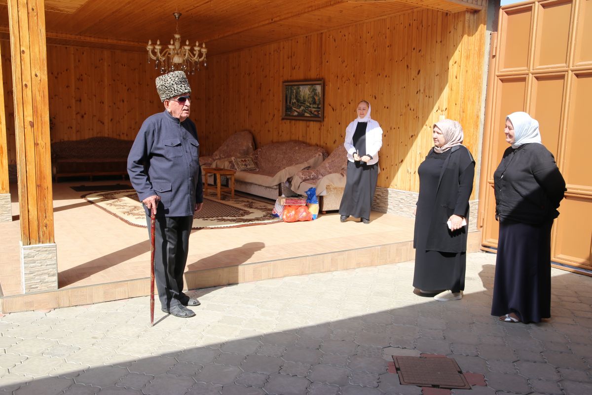 В Чеченской Республике в рамках проекта «Старшее поколение» прошла социальная акция ко Дню пожилого человека