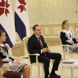 Глава Мордовии встретился со школьниками - победителями акций движения «Сделаем вместе!»