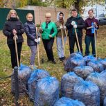 В Ленинском районе партийцы провели субботник