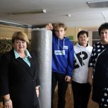 Галина Алешина приняла участие в изготовлении маскировочных сетей