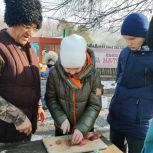 В Прокопьевске единороссы познакомили воспитанников детского дома с культурой казаков и научили готовить плов