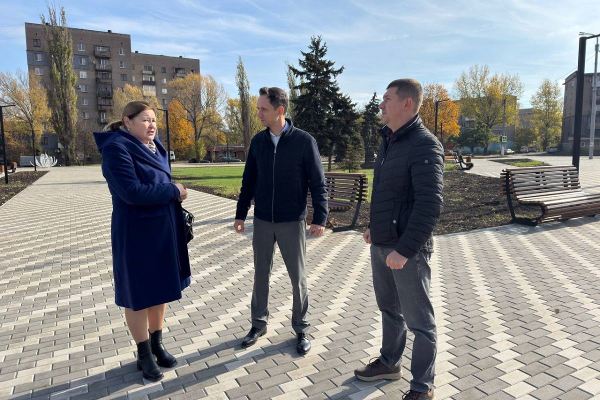 «Городская среда»: «партдесант» оценил состояние общественных пространств в Алчевске и Перевальске