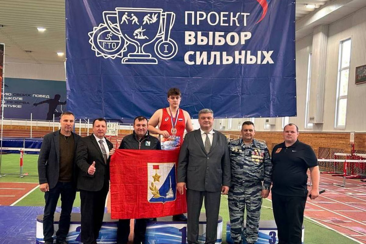 Севастопольские спортсмены достойно выступили на всероссийских соревнованиях по греко-римской борьбе
