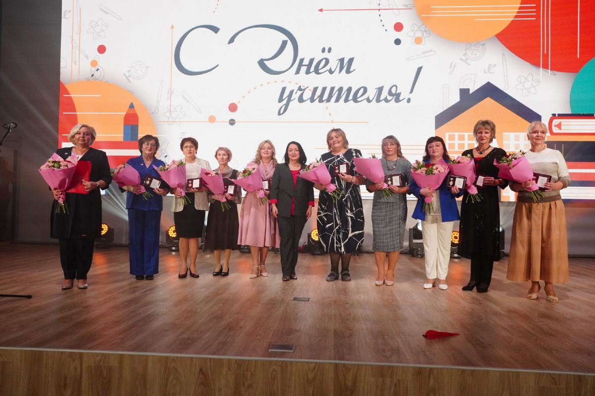 Самые талантливые педагоги Кировской области получили награды