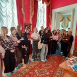 Марина Белькова организовала экскурсию для школьников