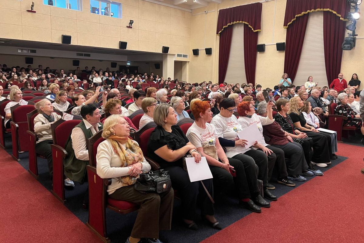 Старшее поколение Московской области обучают навыкам работы в соцмедиа