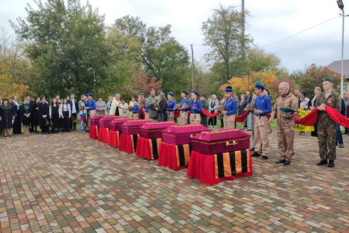 Партийцы Курского округа почтили память героев Великой Отечественной