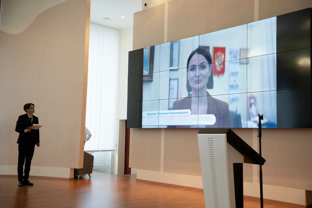 В Красноярске прошёл краевой форум приёмных родителей «Семья в надёжных руках: сила, опора, отцовство»