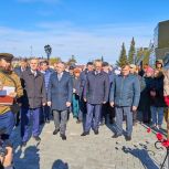 В Ишиме увековечили подвиг железнодорожников — установили памятник бронепоезду "Патриот"