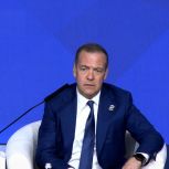 Дмитрий Медведев призвал коллег по «Единой России» обращать внимание на партийный опыт кандидатов на управленческие политические должности