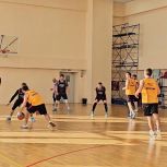 При поддержке «Единой России» в Пыть-Яхе прошёл турнир по баскетболу в память об участниках СВО