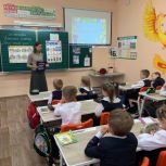 Анастасия Дементьева провела уроки для тульских первоклассников