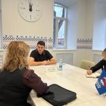Бытовые вопросы, границы участка, помощь детским учреждениям: Дамир Фахрутдинов решает вопросы заявителей прямо во время приёма