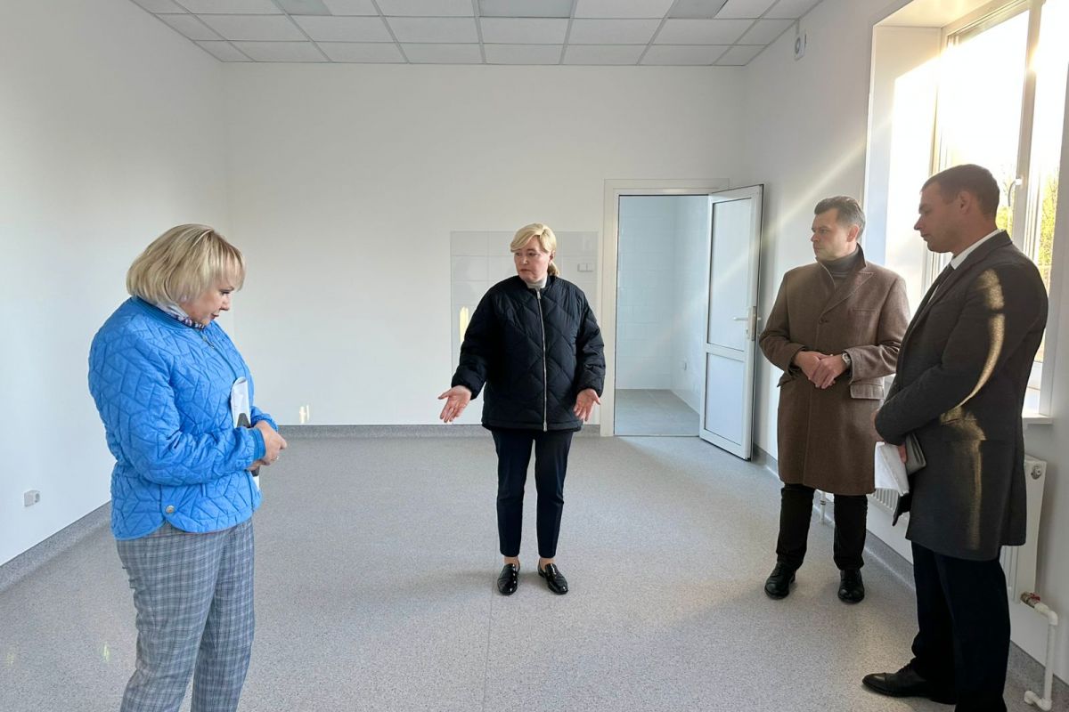 Тамара Фролова проконтролировала строительство Центра врача общей практики в селе Бокино