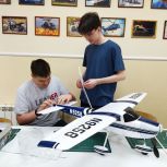 Единороссы Ханты-Мансийска познакомили подростков с современными профессиями