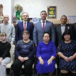 Андрей Артюхов встретился с нижнетавдинцами, награжденными медалью «Отец солдата»