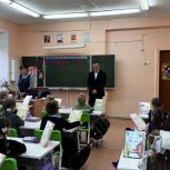 Евгений Смолянинов провел тематический урок по правилам дорожной безопасности