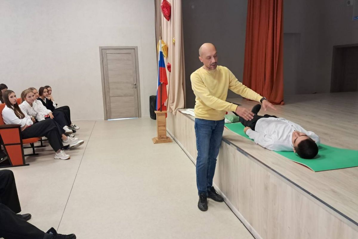 «Единая Россия» организовала для школьников Саратова обучение по оказанию первой помощи