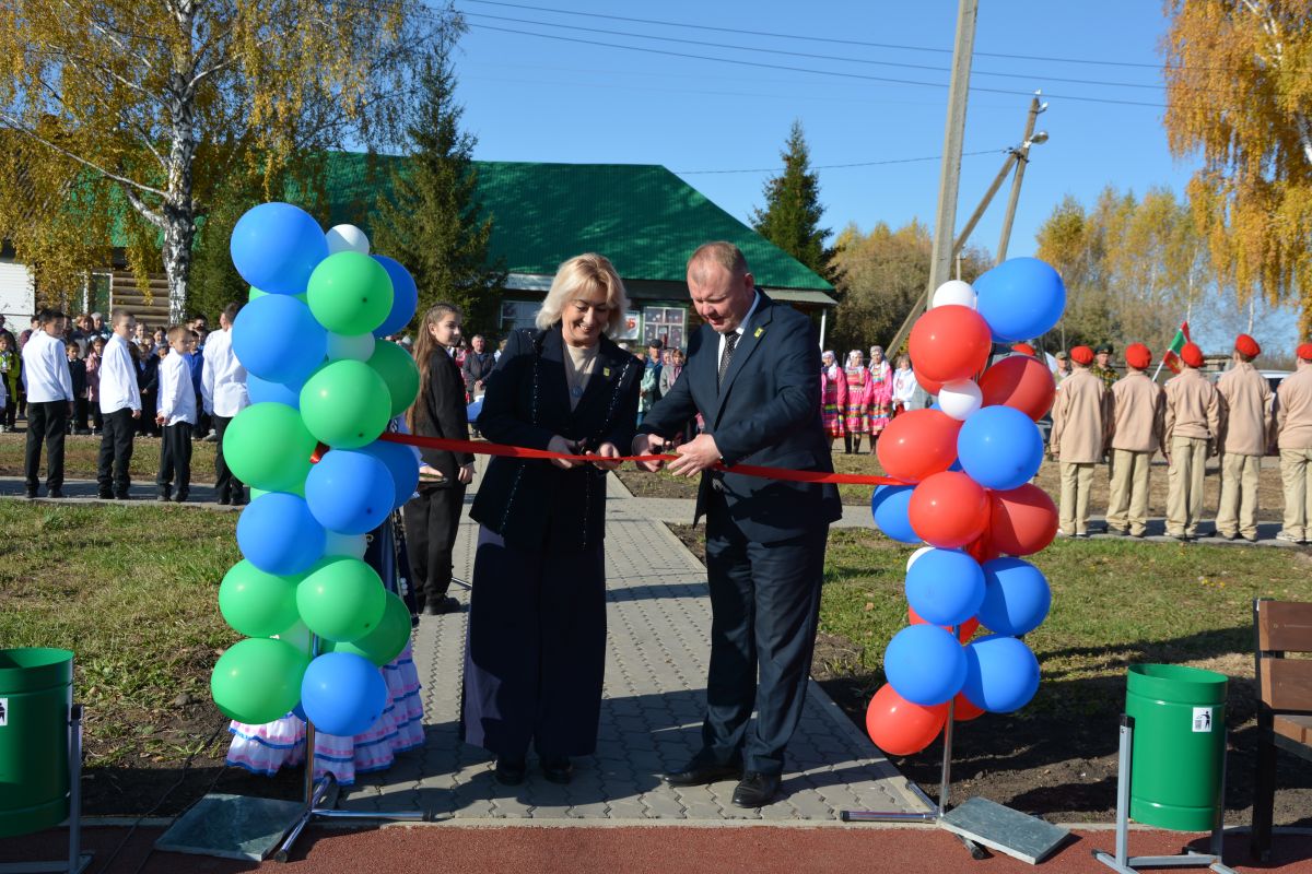 В Калтасинском районе по Народной программе открылся Сквер Победы