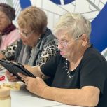 В Тамбове единороссы помогают старшему поколению освоить мессенджер MAX