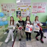 Кузбасские единороссы поздравили будущих мам