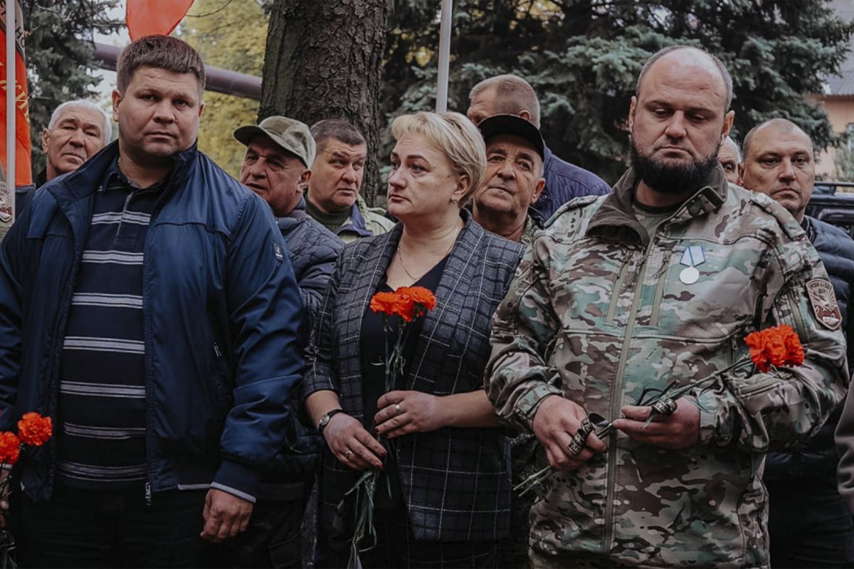 Подвиг на века: имена погибших героев СВО увековечили в Харцызске