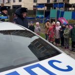 «Молодая Гвардия» и Госавтоинспекция провели урок для дошкольников в Петроградском районе
