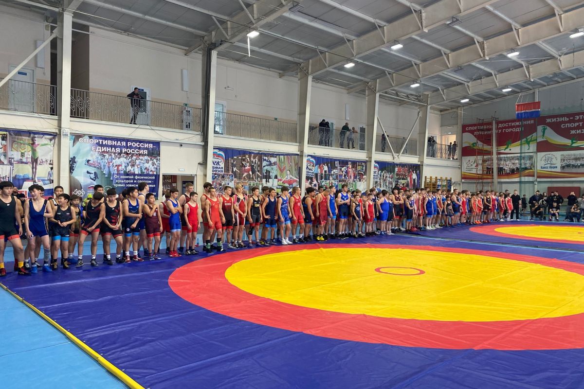 В Благовещенске в рамках партпроекта «Выбор сильных» прошел турнир по вольной борьбе