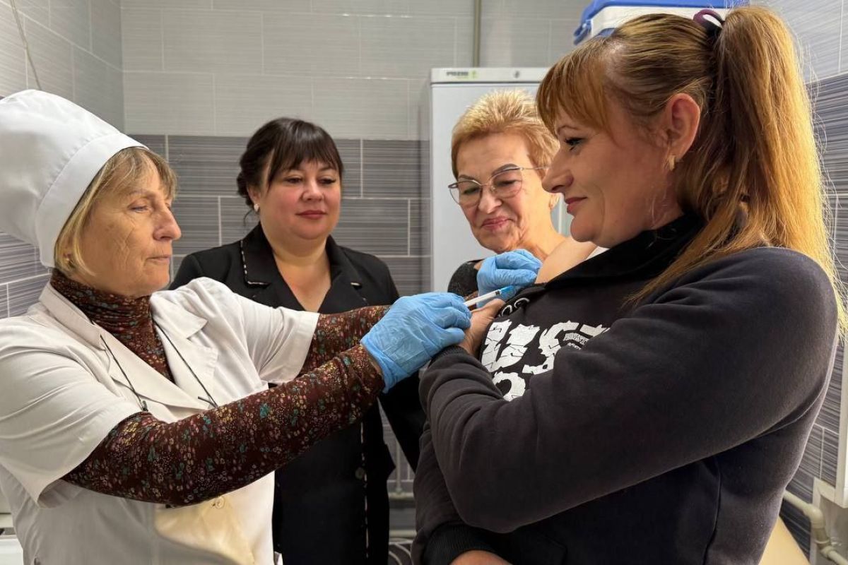 «Здоровое будущее»: В ЛНР продолжается вакцинация населения