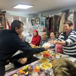 Партийцы «Единой России» Нязепетровска наградили волонтеров старшего поколения