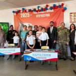 «Единая Россия» установила три Парты Героя в сельской школе в Оренбургской области