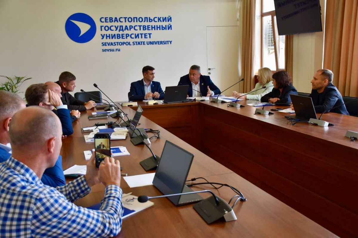 Партийцы приняли участие в обсуждении вопросов патриотического воспитания