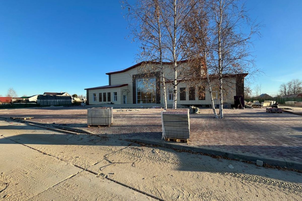 «Единая Россия»: Строительная готовность дома культуры в деревне Вата – 75%