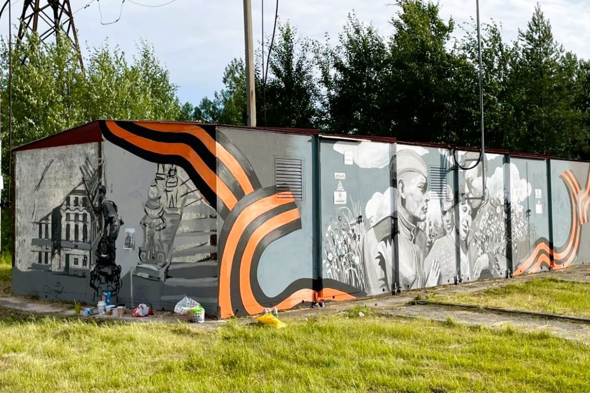 По инициативе «Единой России» новые патриотические муралы появились в Пыть-Яхе ХМАО