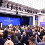 Секретари первичек «Единой России» представили Дмитрию Медведеву лучшие практики работы на местах