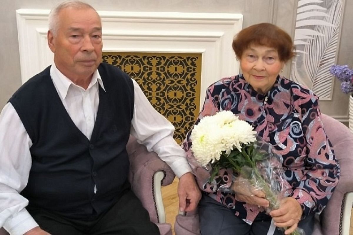 Крепкая семья: супружеская пара из Северодвинска отметила бриллиантовую свадьбу