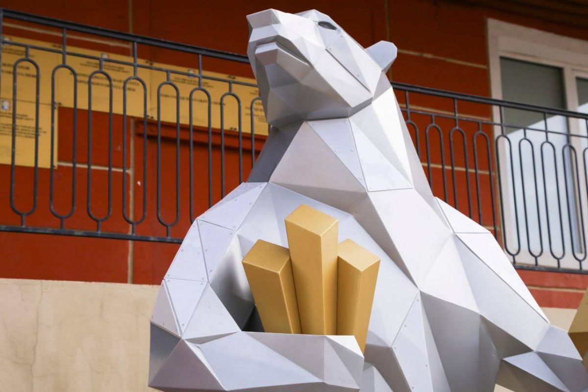 Народная программа: Завершается реконструкция площади в Певеке