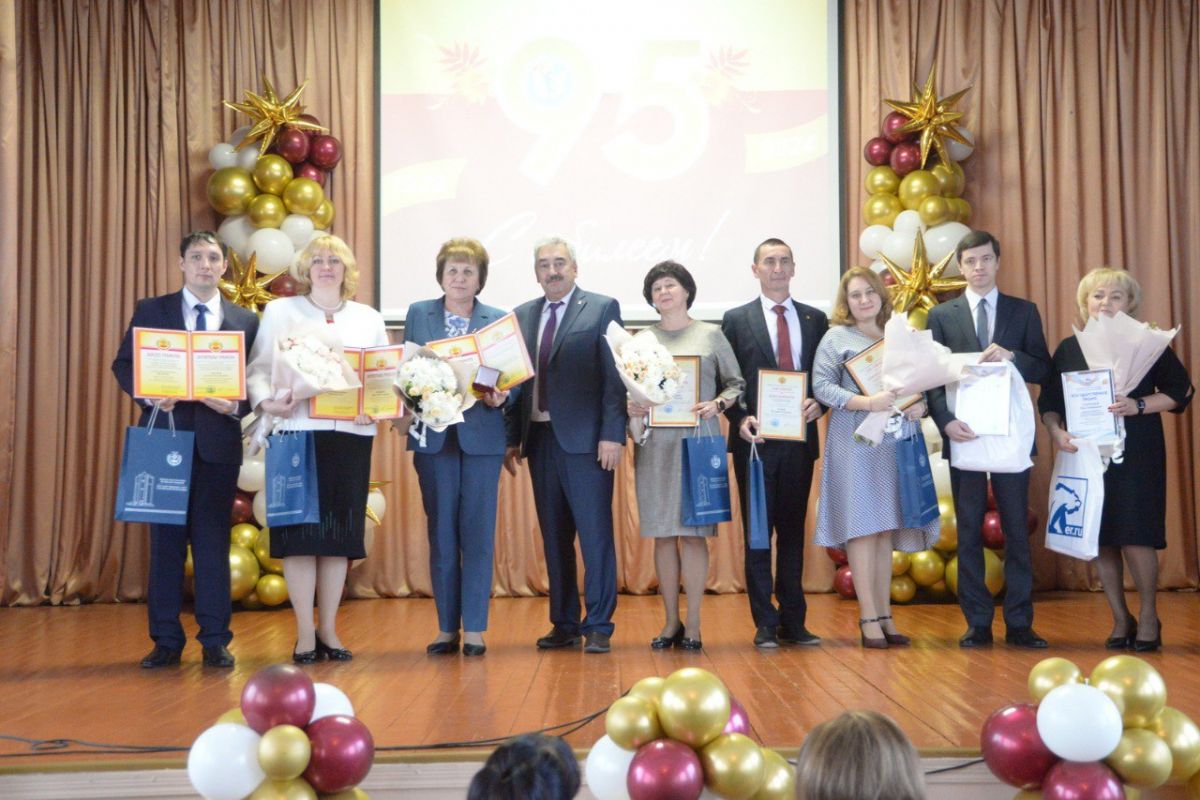 Леонид Черкесов поздравил с Днем профессионального образования