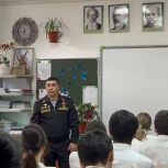 О роли отца в семье: «Единая Россия» проводит в махачкалинских школах «Разговоры о важном»