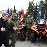 Секретарь Челябинского регионального отделения партии «Единая Россия» Алексей Текслер передал 40 квадроциклов ВРИО командующего Центральным военным округом