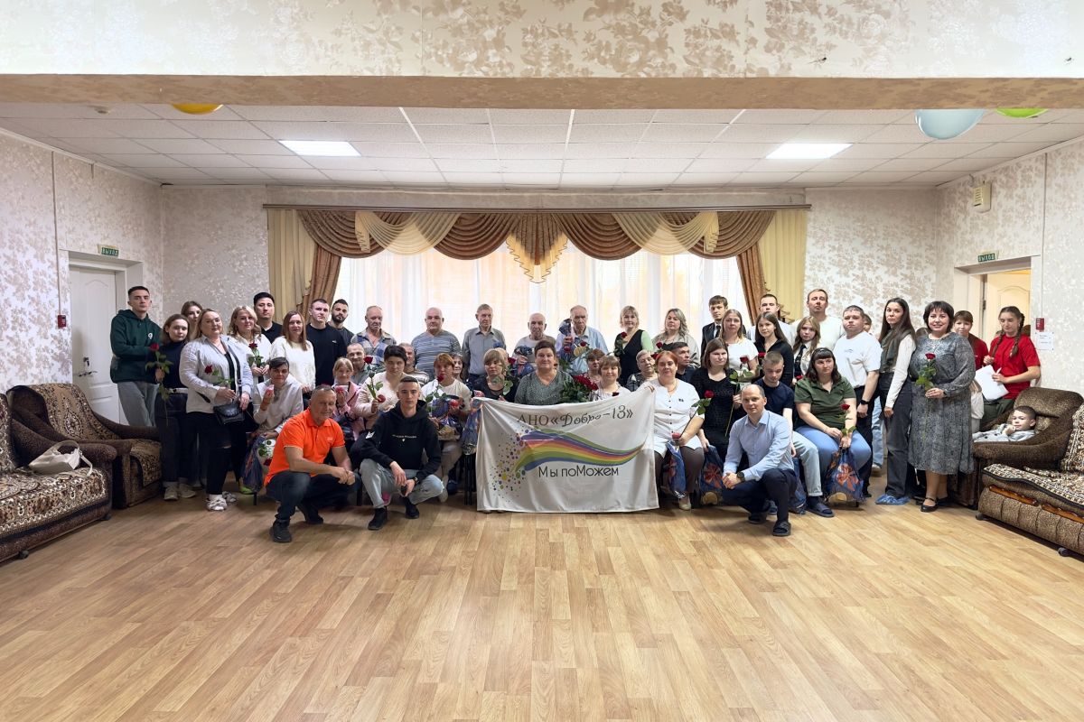 Партийцы Ленинского района посетили Инсарский дом-интернат для престарелых и инвалидов