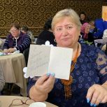 В День пожилого человека «Единая Россия» поздравила старшее поколение, вручив подарки на дружеских чаепитиях