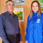 Бавлинские партийцы поздравили учителей