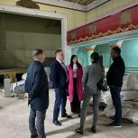 Стабильно и качественно: в Артёме проверили ход капитального ремонта библиотеки и дома культуры