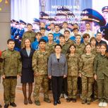 Наталия Фиголь встретилась с юнармейским отрядом Ноябрьска